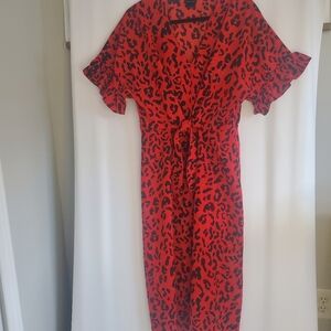 Who What Wear Size S Animal print ruffle sleeve tie front midi dress